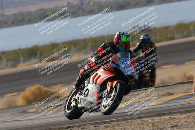 media/Dec-18-2022-SoCal Trackdays (Sun) [[8099a50955]]/Turn 14 (940am)/